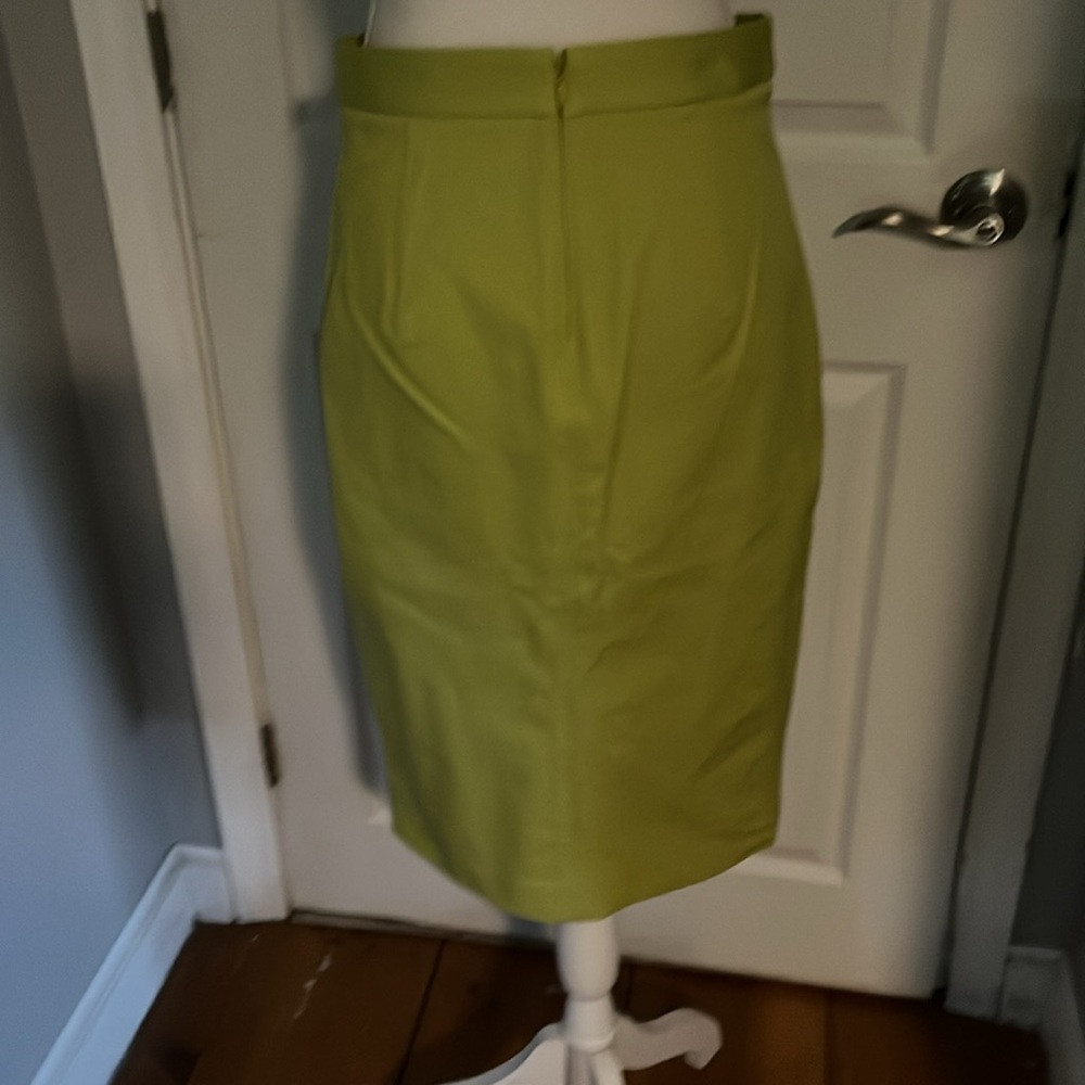 Banana Republic pencil skirt - Picture 2 of 3
